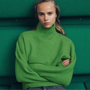 ZARA SOFT KNIT SWEATER NWT